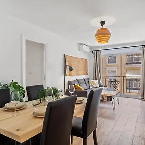  Apartamento 3 Dormitorios, 2 Banos Y Balcon